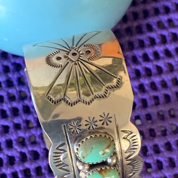 Navajo real turquoise and sterling silver cuff bracelet. Hand stamped. - Picture 5 of 10